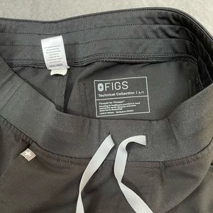 Figs SMALL TALL BLACK Zamora